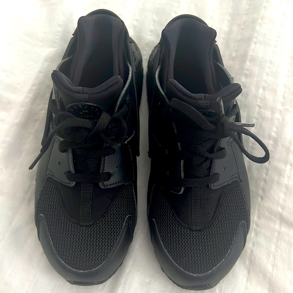 Like New Nike Huarache Run Kids Size 3Y - Picture 8 of 13